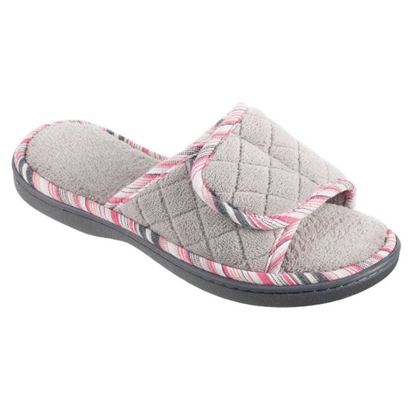 ISOTONER Diamond Quilted Mandy Adjustable Slippers